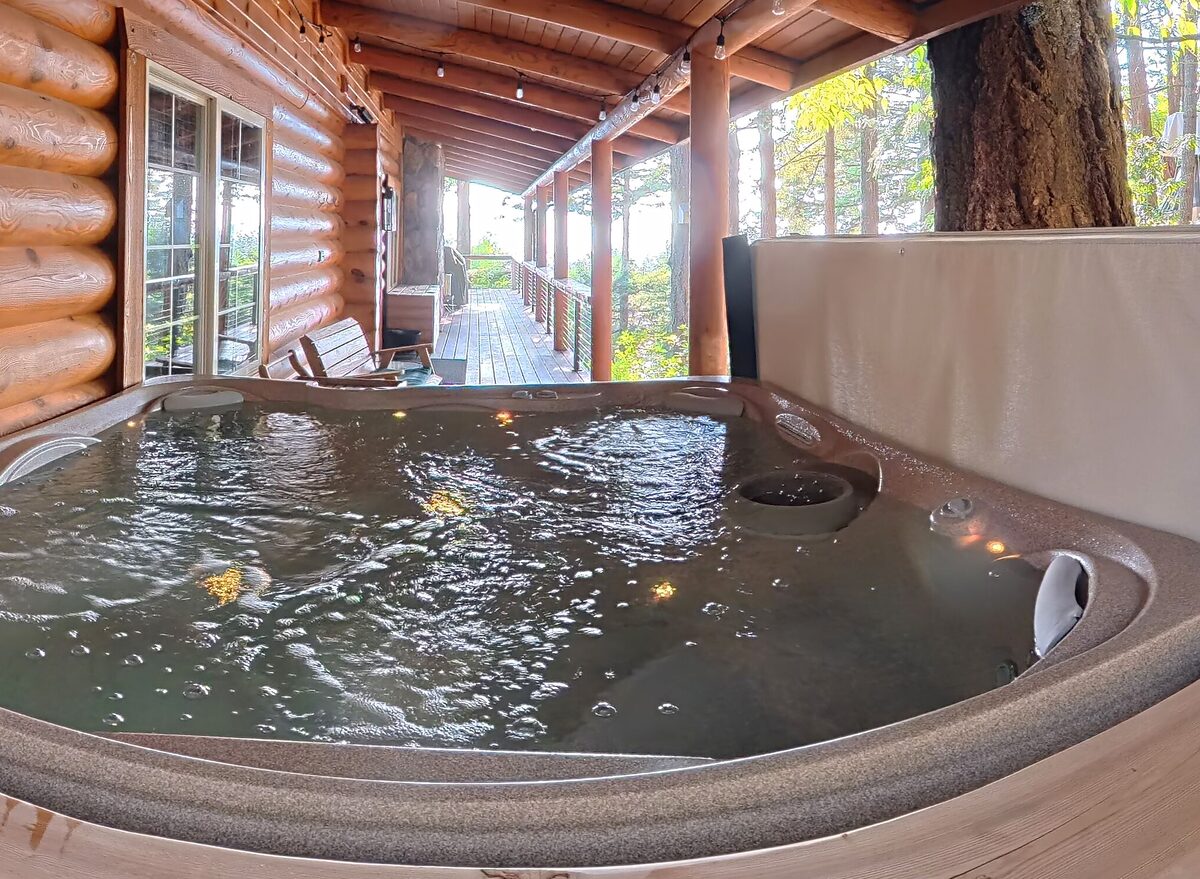 Private hot tub